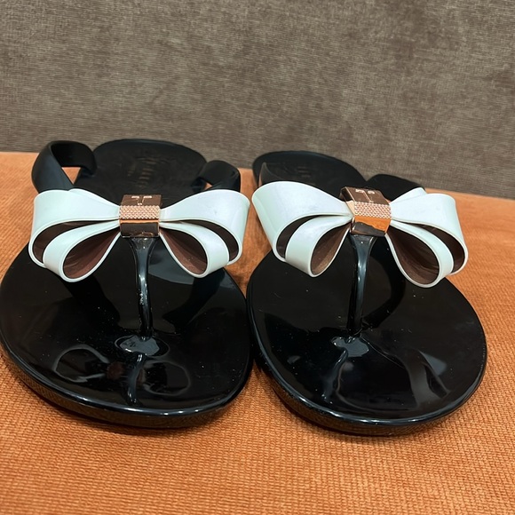 Ted Baker Aoshaf Bow Jelly Flip Flops Black / White Bow Ross Gold Details size 7 - Picture 5 of 13